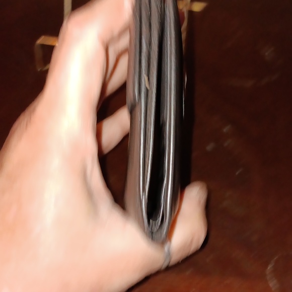 BVLGARI BLACK LEATHER COMPACT WALLET - Picture 3 of 10